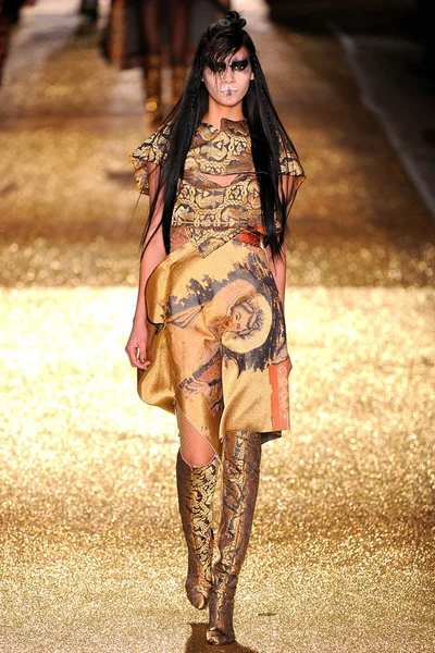Look 35
